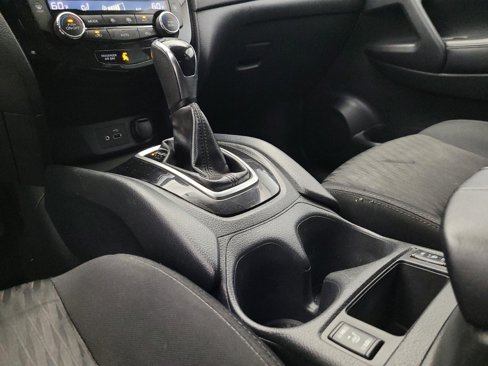 Used 2018 Nissan Rogue SV image 26