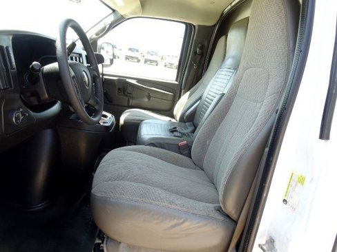 Used 2015 Chevrolet Express 3500 image 18