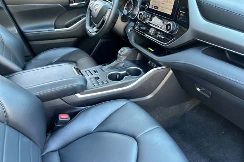 Used 2024 Toyota Highlander XLE image 31
