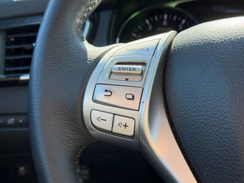 Used 2016 Nissan Rogue SL image 12