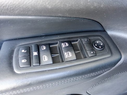 Used 2019 Jeep Grand Cherokee Limited image 27