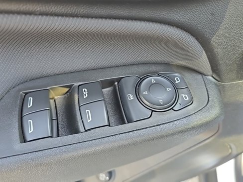 Certified 2022 Chevrolet Equinox RS w/ LPO, Floor Liner Package image 16