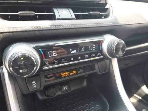 Used 2019 Toyota RAV4 XLE image 23