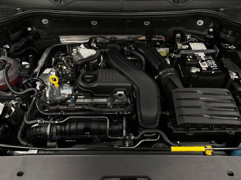 New 2025 Volkswagen Taos SE image 10