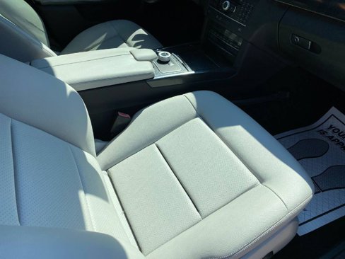 Used 2011 Mercedes-Benz E 350 4MATIC Sedan image 11