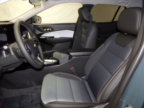 New 2025 Chevrolet Trax LT w/ Driver Confidence Package image 15