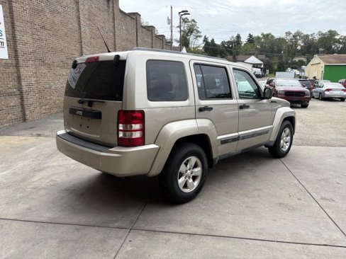 Used 2011 Jeep Liberty Sport image 4