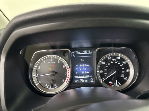 Used 2017 Nissan Titan SV w/ SV Utility Package image 31
