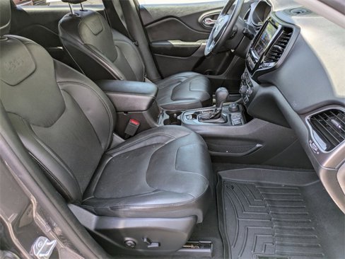 Used 2019 Jeep Cherokee Limited image 27