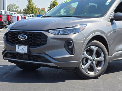 Used 2023 Ford Escape ST-Line Select image 2