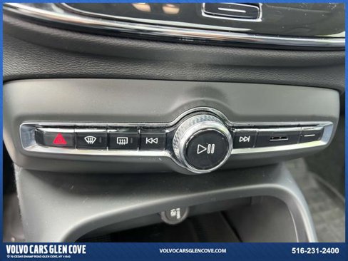 Certified 2023 Volvo XC40 B5 Plus w/ Protection Package Premier image 29