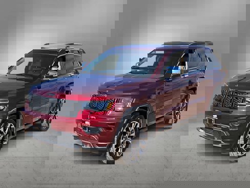Used 2018 Jeep Grand Cherokee Limited w/ Luxury Group II image 4