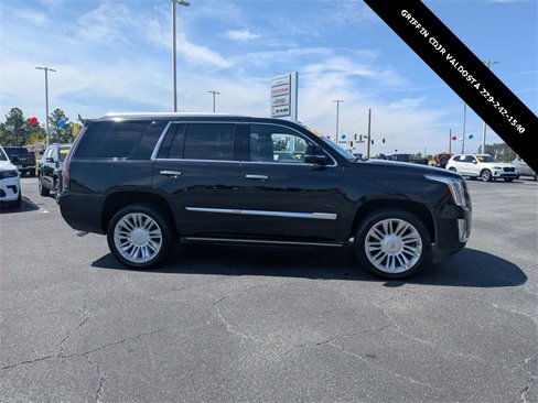 Used 2017 Cadillac Escalade Platinum image 2