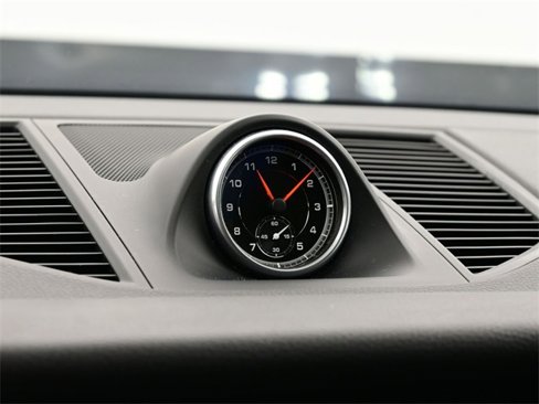 Certified 2021 Porsche Macan S image 11