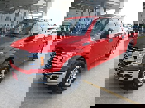 Used 2018 Ford F150 XLT image 2