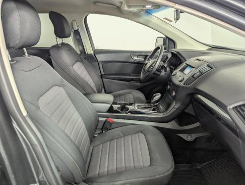 Used 2018 Ford Edge SE image 29