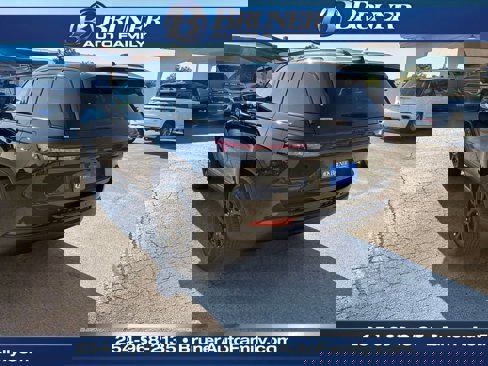 New 2025 Jeep Grand Cherokee Altitude image 8