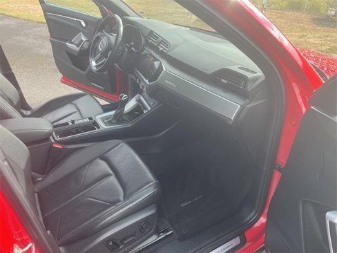 Used 2024 Audi Q3 2.0T Premium image 29