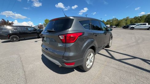 Certified 2019 Ford Escape SE image 9