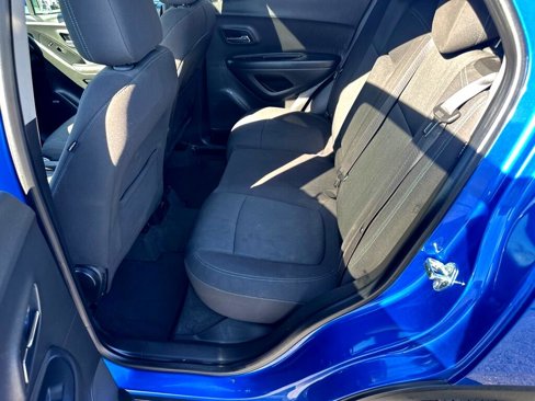 Used 2016 Chevrolet Trax LT w/ LT Sun and Sound Package image 21