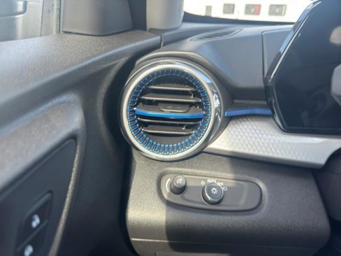 New 2025 Chevrolet Trax LT image 13