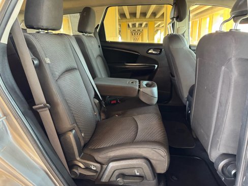 Used 2015 Dodge Journey SXT w/ Flexible Seating Group image 23