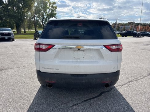 Used 2020 Chevrolet Traverse LT image 3