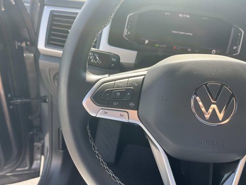 Used 2022 Volkswagen Atlas Cross Sport SE image 17