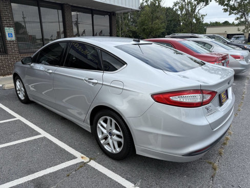 Used 2014 Ford Fusion SE image 3