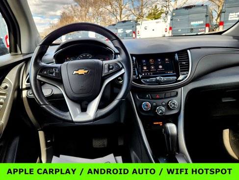 Used 2022 Chevrolet Trax LT w/ LT Convenience Package image 18