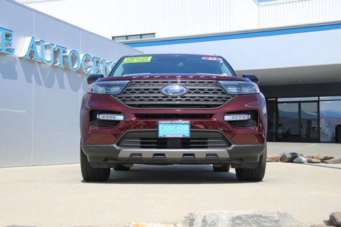 Used 2022 Ford Explorer XLT w/ Equipment Group 202A image 3