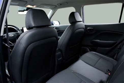 Used 2022 Hyundai Venue Limited image 15