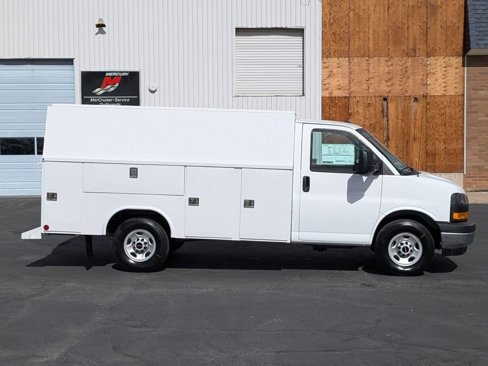 New 2025 GMC Savana 3500 w/ Power Convenience Package image 2
