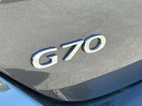 Used 2025 Genesis G70 2.5T image 11