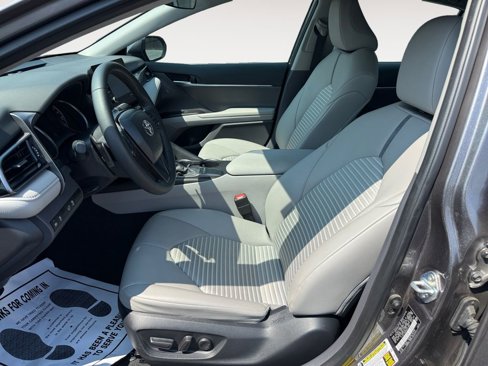Certified 2024 Toyota Camry SE image 9