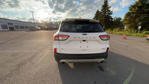 Used 2020 Ford Escape SE image 9