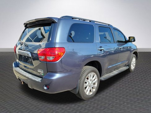 Used 2010 Toyota Sequoia Platinum image 5