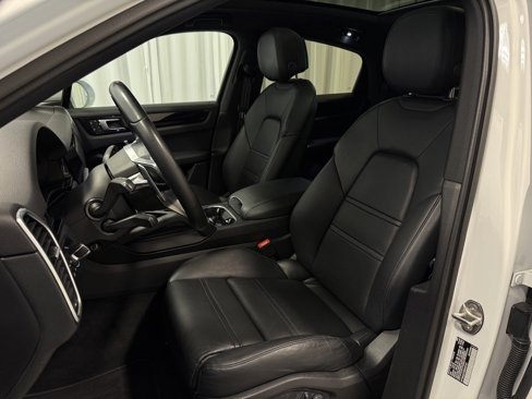 Certified 2022 Porsche Cayenne Coupe image 6