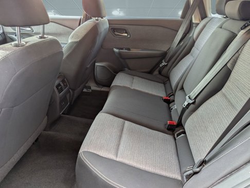 Used 2023 Nissan Rogue SV image 15
