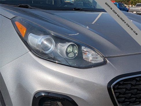 Used 2022 Kia Sportage LX image 9