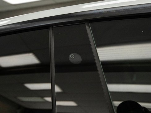 Used 2020 Tesla Model Y Performance image 9