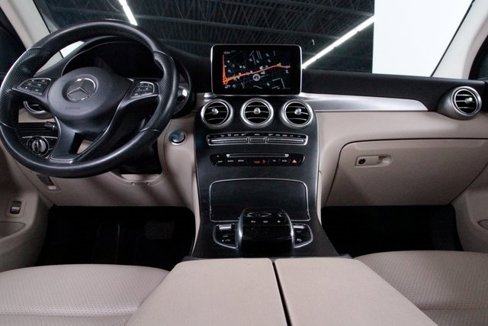 Used 2016 Mercedes-Benz GLC 300 4MATIC image 32