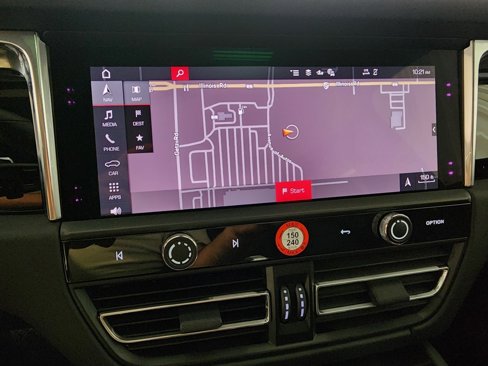 New 2025 Porsche Macan image 10