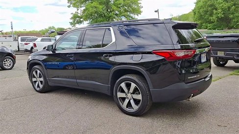 Used 2021 Chevrolet Traverse LT w/ LT Premium Package image 6
