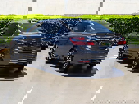 Used 2017 Honda Accord EX-L image 10