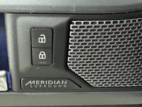 Certified 2021 Land Rover Defender 110 X-Dynamic HSE image 27