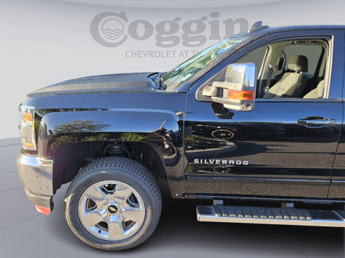 Used 2018 Chevrolet Silverado 1500 LT w/ Trailering Package image 2