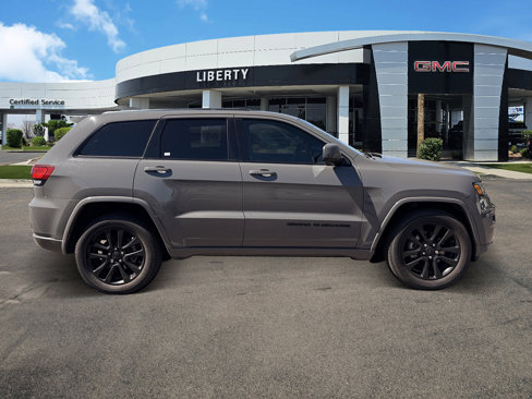 Used 2019 Jeep Grand Cherokee Altitude image 2