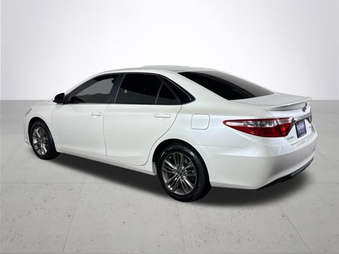 Used 2017 Toyota Camry SE image 8