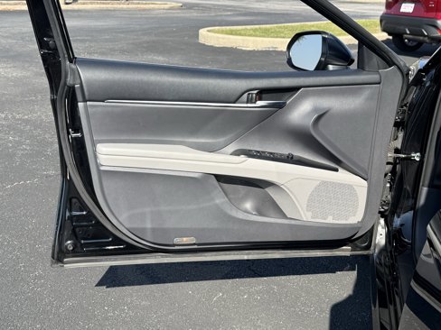Used 2019 Toyota Camry LE image 20
